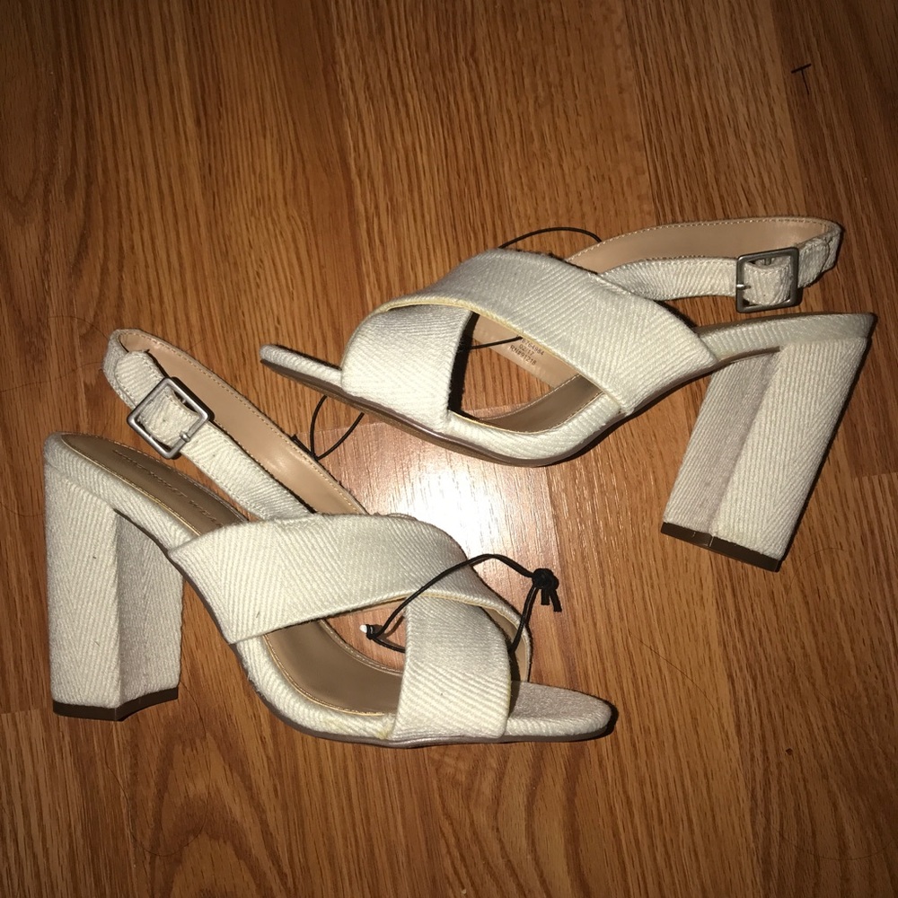 ❌ SOLD ❌ Ivory block heel sandals